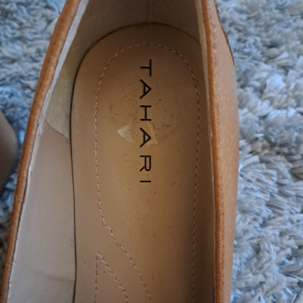 Tahari Brown Loafers with Gold Chain - Picture 5 of 6